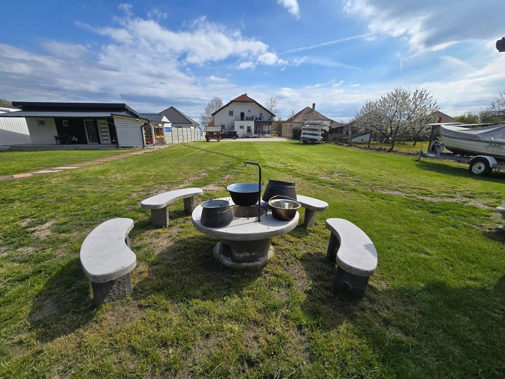 Duna-Beach Apartman Kimle Exterior photo