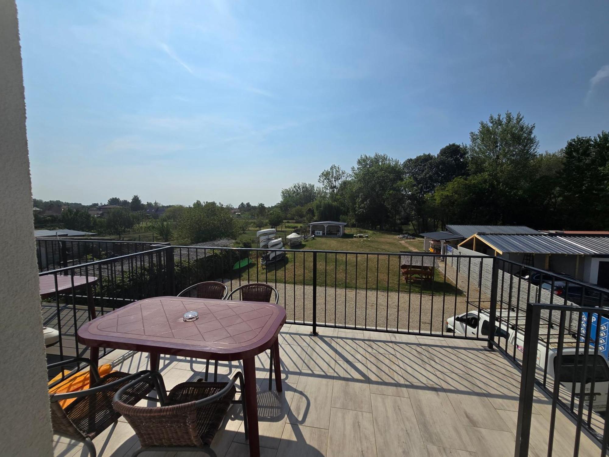 Duna-Beach Apartman Kimle Exterior photo